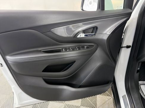 Used 2022 Buick Encore Preferred w/ Safety Package image 28