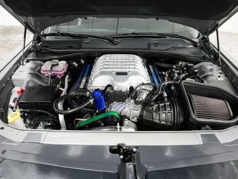 Used 2019 Dodge Challenger SRT Hellcat Redeye image 40