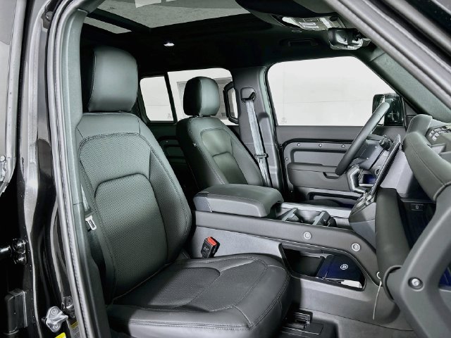 New 2026 Land Rover Defender 110 X-Dynamic SE AWD/4WD image 26