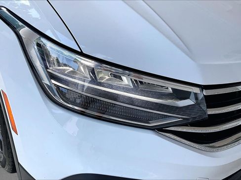 Used 2022 Volkswagen Tiguan SE AWD/4WD image 28