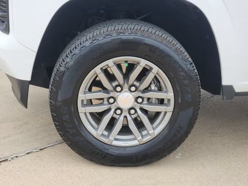 Used 2024 Chevrolet Colorado LT w/ LT Convenience Package II RWD image 18