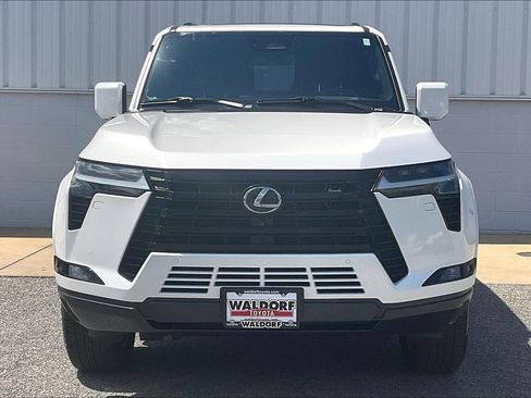 Used 2025 Lexus GX 550 w/ Accessory Package (2T) AWD/4WD image 3