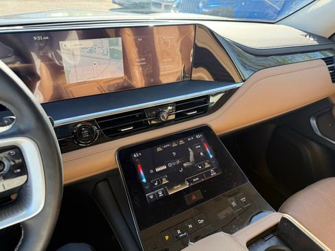 Used 2025 INFINITI QX80 Sensory image 20