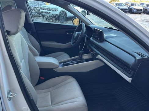 Used 2023 Honda Accord LX image 10
