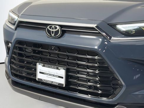 Used 2025 Toyota Grand Highlander AWD image 14