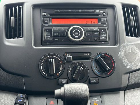 Used 2017 Nissan NV200 SV image 37