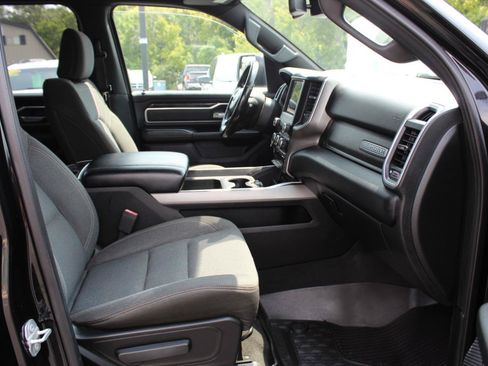 Used 2019 RAM 1500 Big Horn AWD/4WD image 11