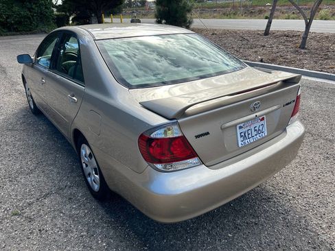 Used 2005 Toyota Camry SE FWD image 22