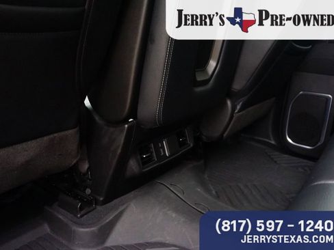 Used 2025 Chevrolet Silverado 2500 LT image 21