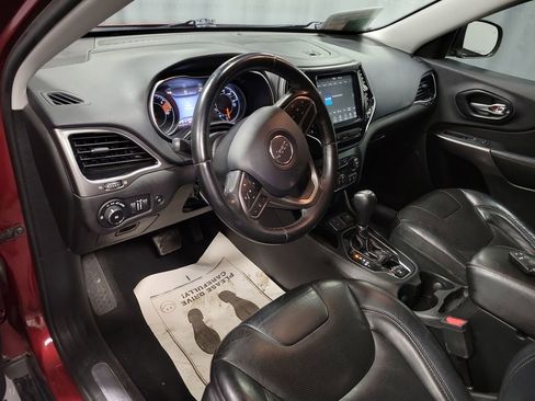 Used 2019 Jeep Cherokee Limited FWD image 14