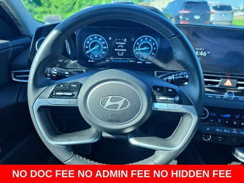Used 2025 Hyundai Elantra SEL FWD image 16