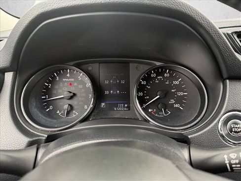 Used 2018 Nissan Rogue SV FWD image 11