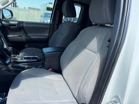 Used 2023 Toyota Tacoma SR AWD/4WD image 17