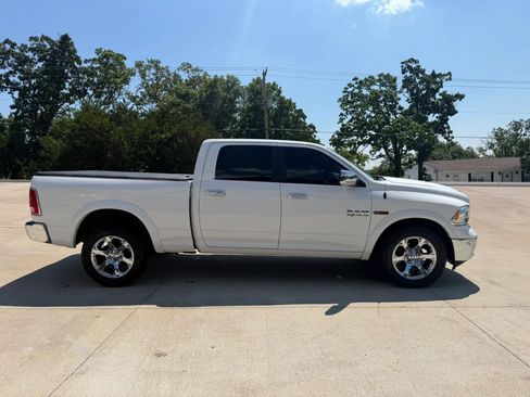 Used 2018 RAM 1500 Laramie w/ Convenience Group AWD/4WD image 2
