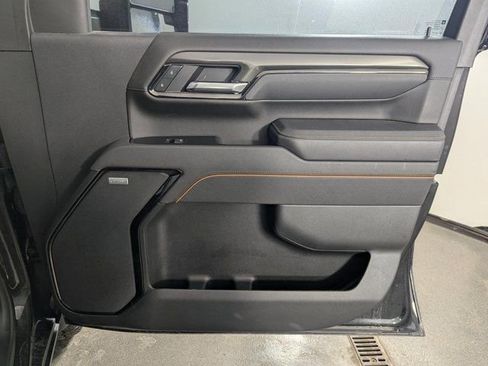 Used 2025 GMC Sierra 2500 AT4 w/ Technology Package image 22