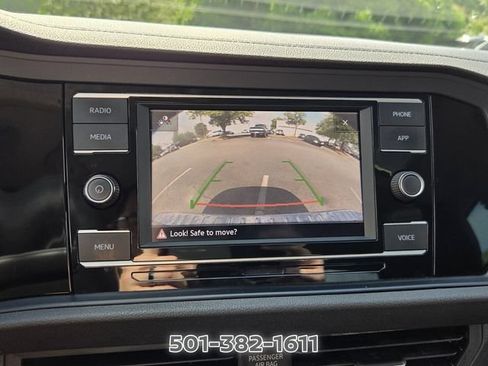 Used 2024 Volkswagen Jetta SE w/ Panoramic Sunroof Package FWD image 21