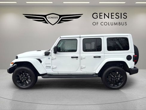 Used 2024 Jeep Wrangler Unlimited Sahara AWD/4WD image 2