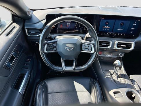 Used 2025 Ford Mustang Premium image 21