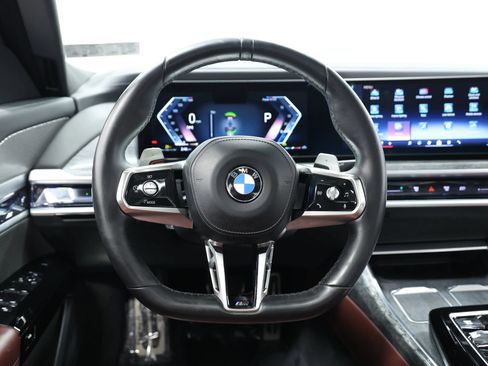 Used 2023 BMW 740i w/ Parking Assistance Package RWD image 22