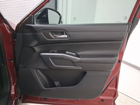 Used 2024 Nissan Pathfinder SL w/ SL Premium Package image 21