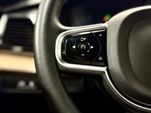 Used 2024 Volvo XC90 T8 Plus w/ Protection Package Premier image 18