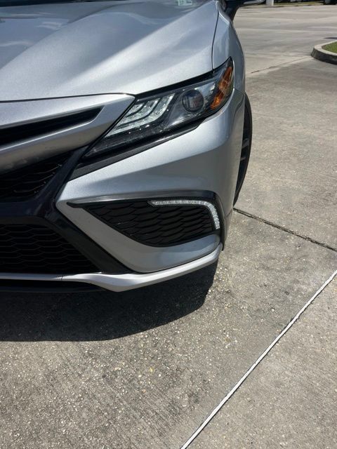 Used 2022 Toyota Camry XSE FWD image 11
