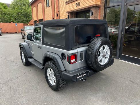 Used 2018 Jeep Wrangler Sport AWD/4WD image 5