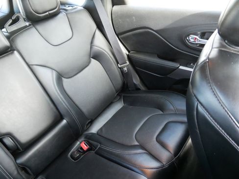 Used 2022 Jeep Cherokee Latitude Lux image 14