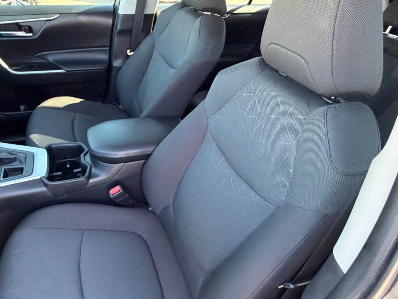 Used 2024 Toyota RAV4 XLE AWD/4WD image 31