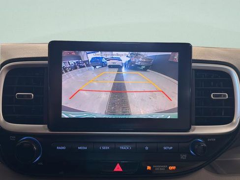 Used 2022 Hyundai Venue SEL image 31