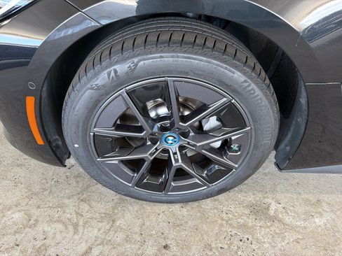 Used 2024 BMW i4 eDrive35 w/ Premium Package RWD image 11