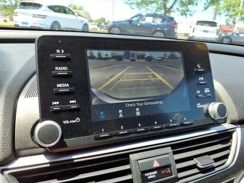 Used 2018 Honda Accord LX image 15
