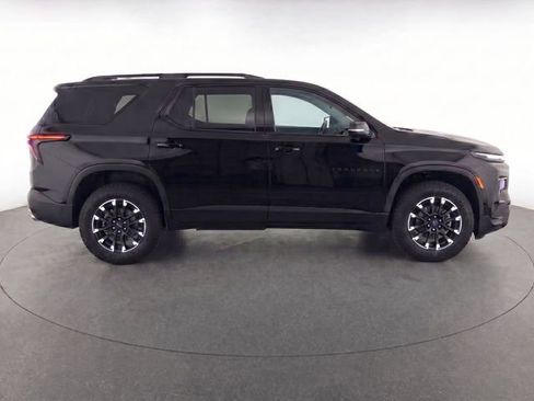 Used 2025 Chevrolet Traverse Z71 w/ Enhanced Driving Package AWD/4WD image 8