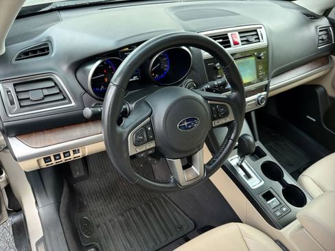 Used 2017 Subaru Outback 2.5i Limited AWD/4WD image 10