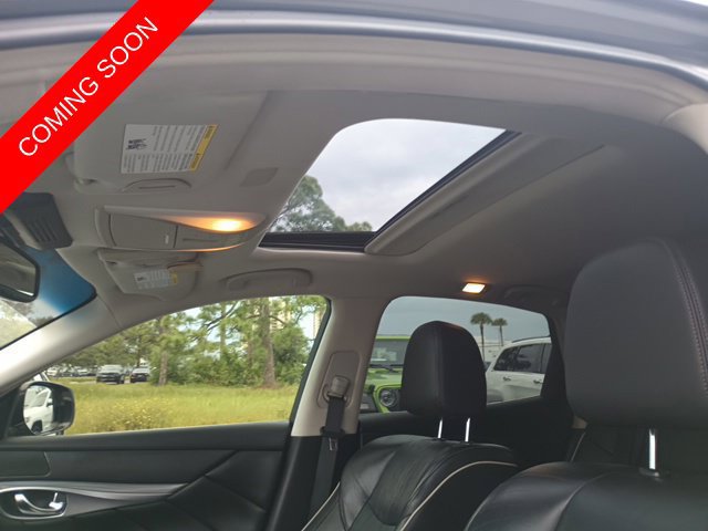 Used 2019 INFINITI Q70 Luxe RWD image 10