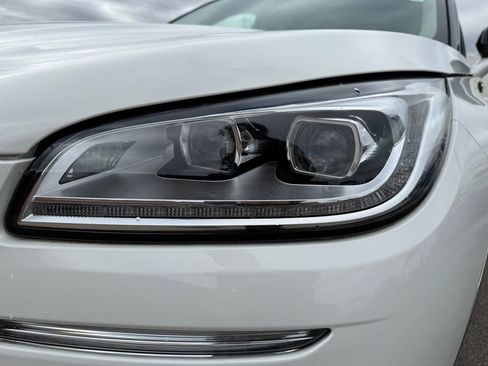 New 2025 Lincoln Corsair Reserve w/ Towing Package image 16