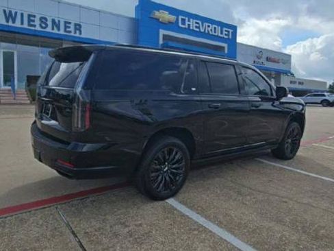 Used 2025 Cadillac Escalade ESV Sport w/ LPO, ONYX Package AWD/4WD image 7