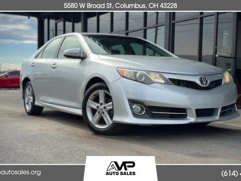 Used 2014 Toyota Camry SE w/ Moonroof Package FWD image 1