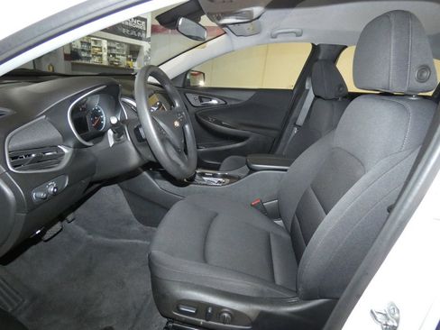 Used 2024 Chevrolet Malibu LT image 9