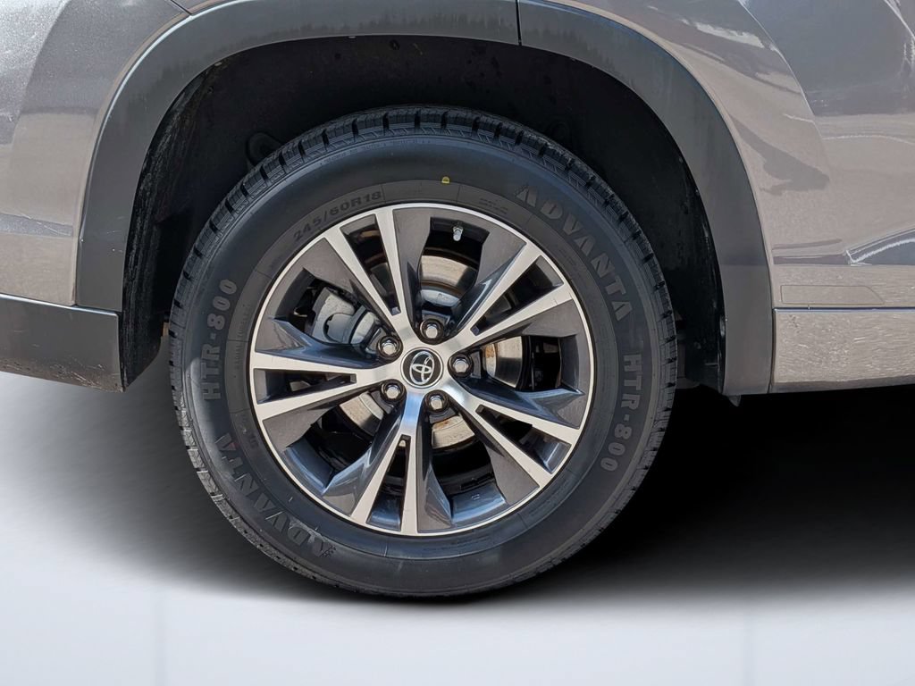 Used 2016 Toyota Highlander XLE FWD image 9