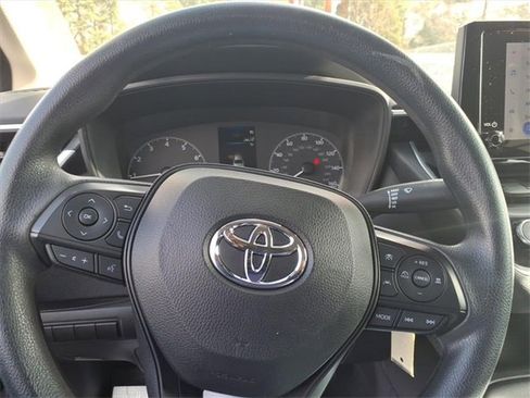 Used 2023 Toyota Corolla LE image 21