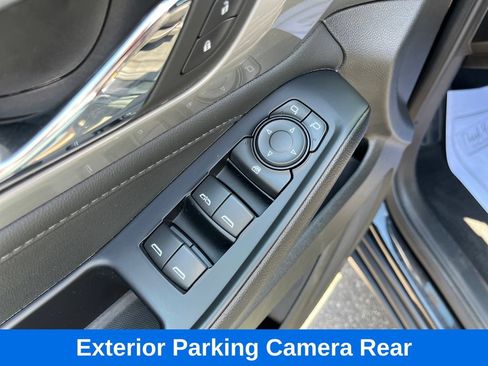 Used 2023 Chevrolet Traverse LT AWD/4WD image 12