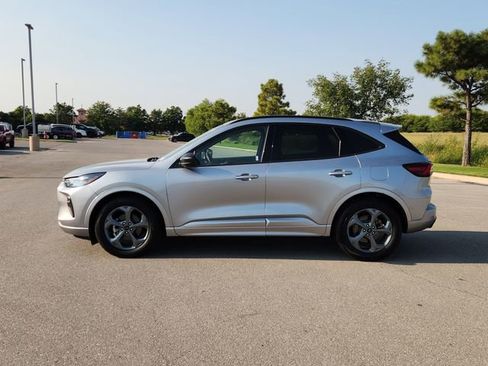 Used 2024 Ford Escape ST-Line image 4