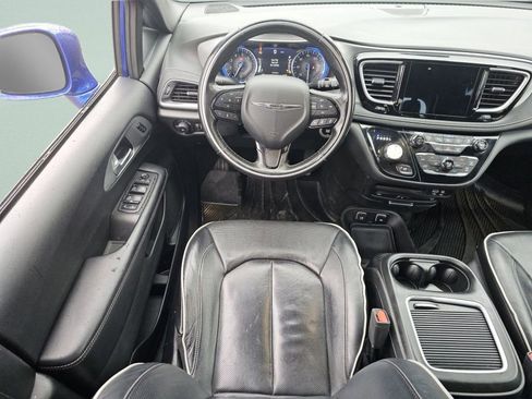 Used 2019 Chrysler Pacifica Limited FWD image 4