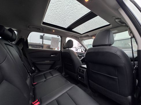 Used 2022 Nissan Rogue SL image 27