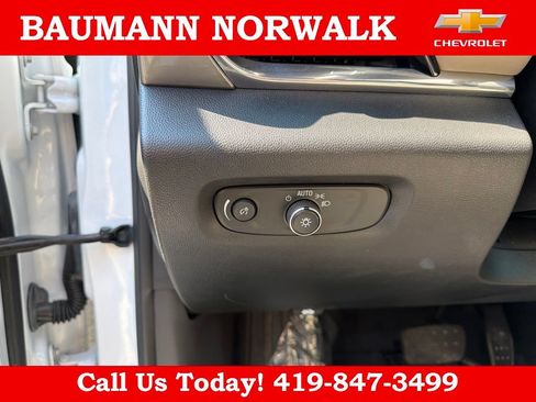Used 2022 Chevrolet Traverse LS FWD image 19