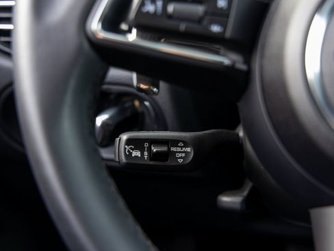 Certified 2025 Porsche Macan image 31