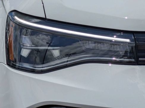 New 2026 Volkswagen Taos SE FWD image 10
