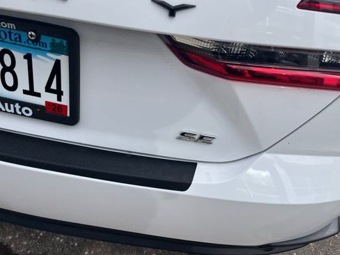 Used 2025 Toyota Camry SE image 5