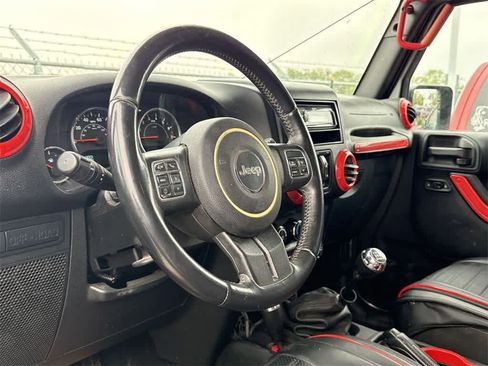 Used 2016 Jeep Wrangler Unlimited Rubicon w/ Connectivity Group image 2